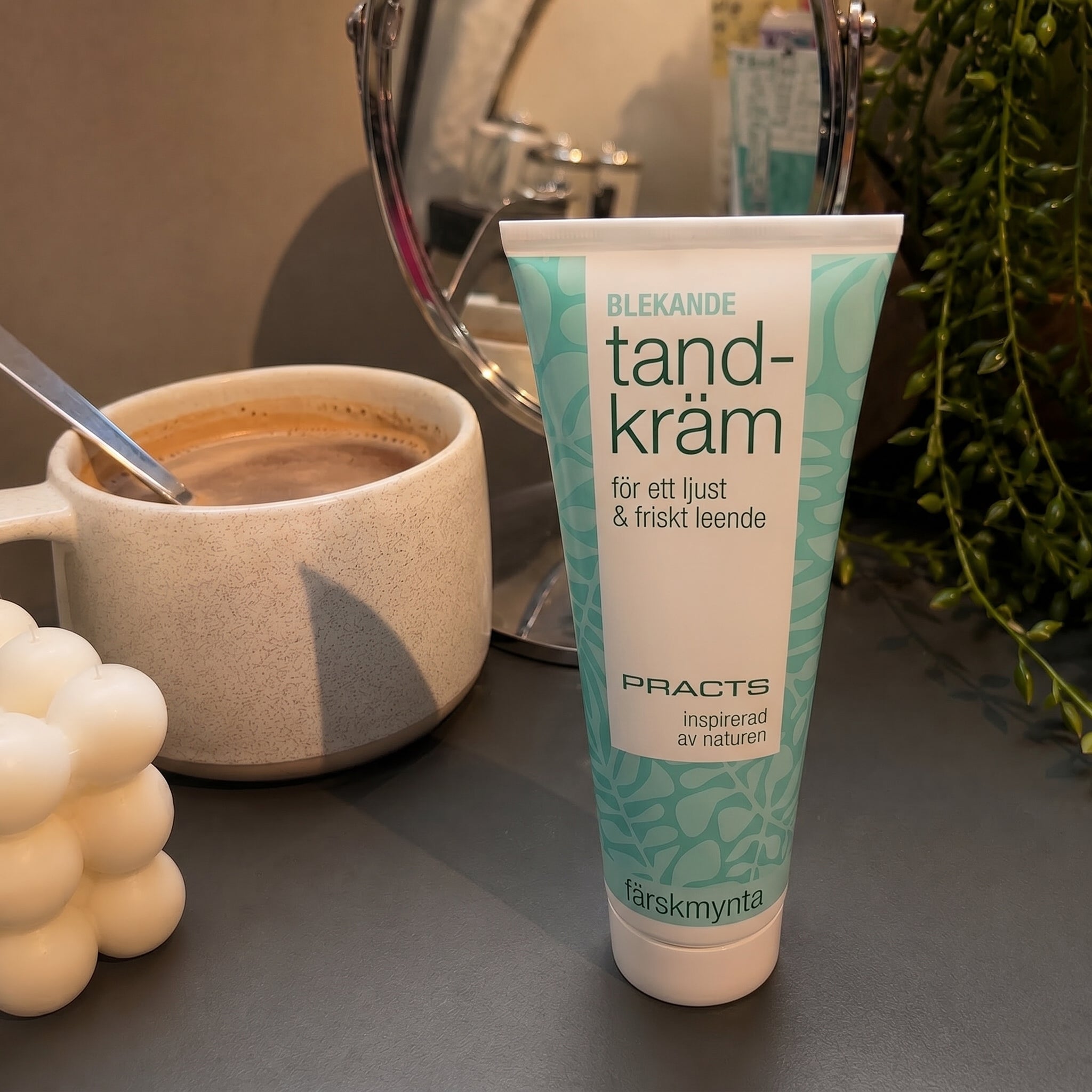 PRACTS Blekande Tandkräm